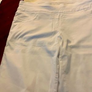 Ruby Road white Capris New